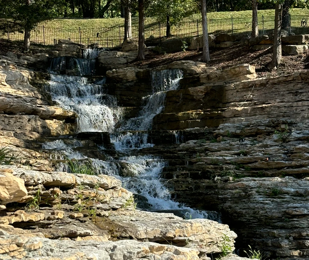 A waterfall flowing through some rocks